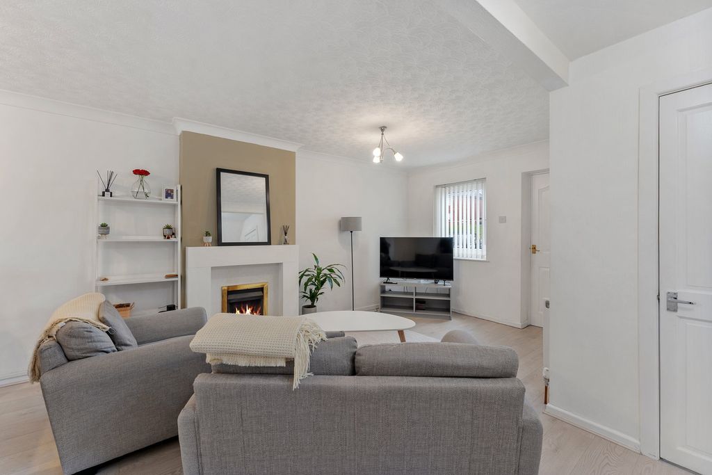 Property photo 3 of 28