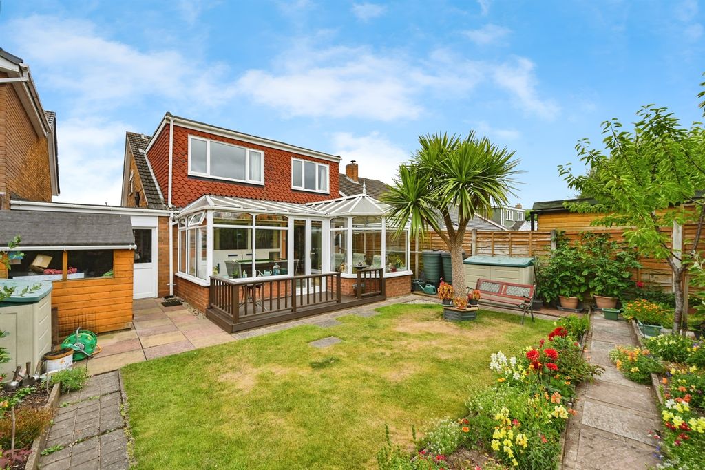 Property photo 2 of 17