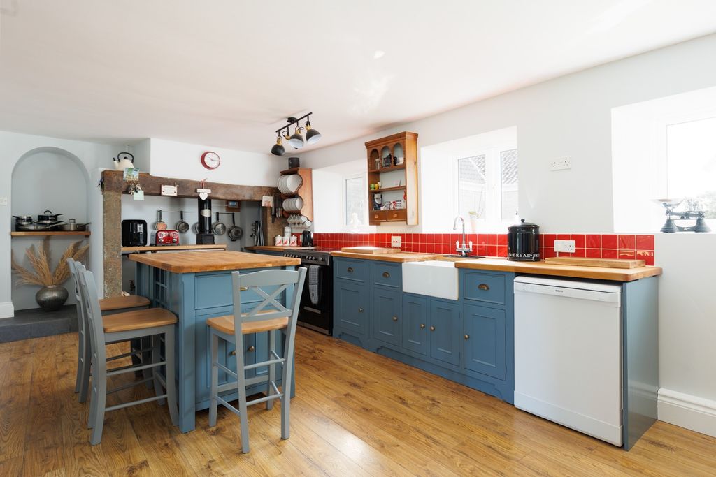 Property photo 3 of 32 43580015