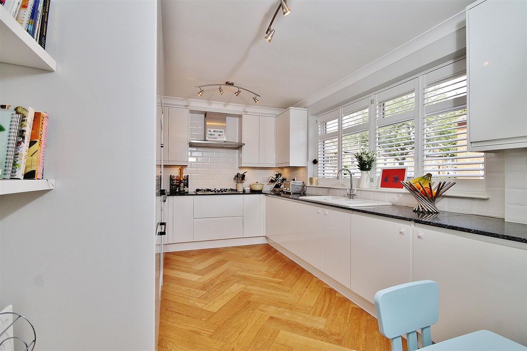 Property photo 2 of 8 Img_7306.Jpg