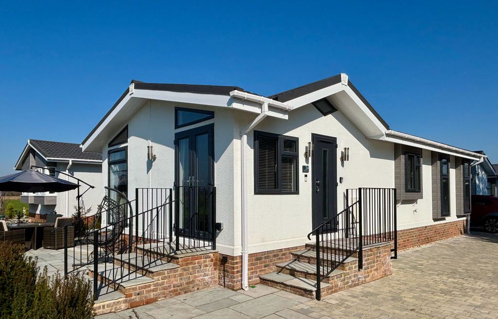 Property photo 1 of 16 Photo 1