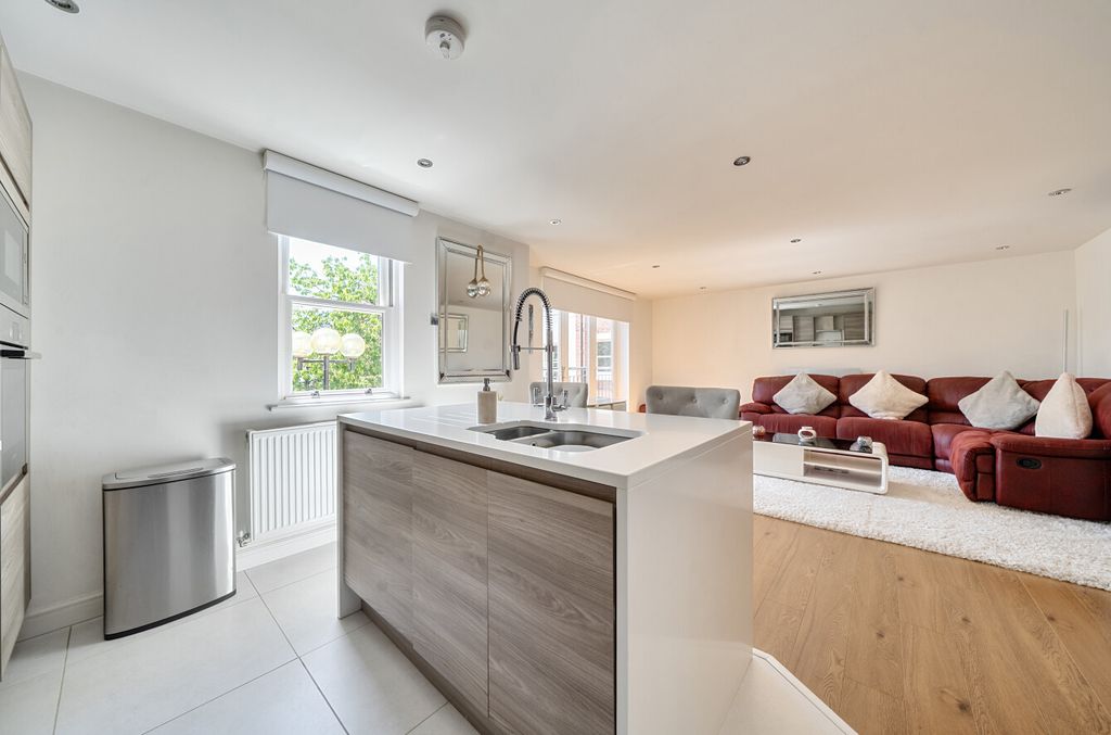 Property photo 1 of 20 1465131-11-6A1582...