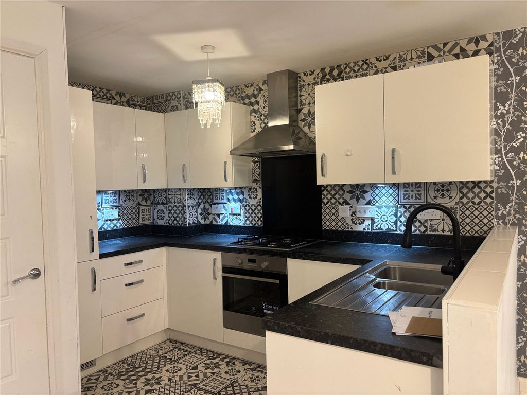 Property photo 2 of 15 Picture No. 26