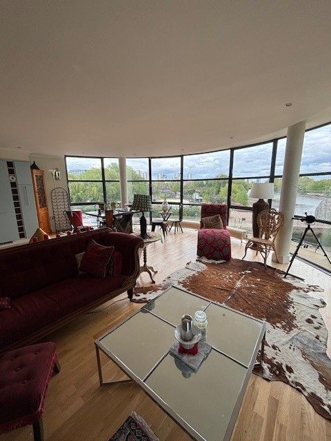 Property photo 1 of 8 Living Room