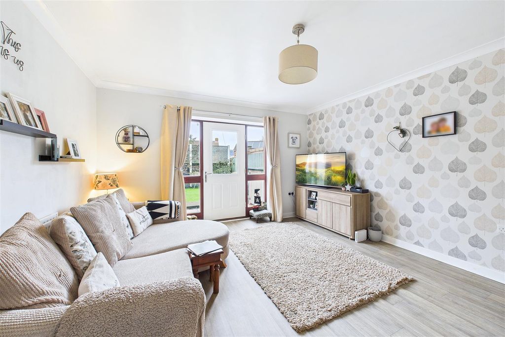 Property photo 2 of 14