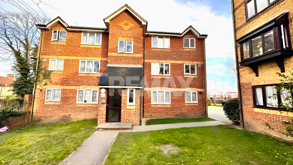 Property photo 1 of 12