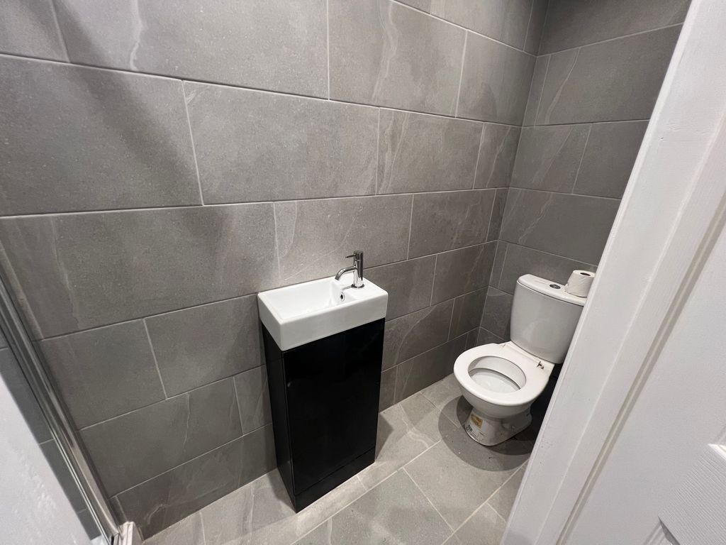 Additional image 7 of 2 bed flat to rentWindsor Terrace, Penarth CF64