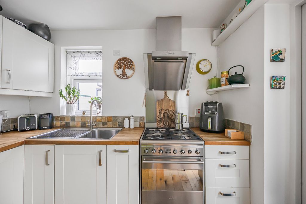 Property photo 3 of 19 Picture No. 10