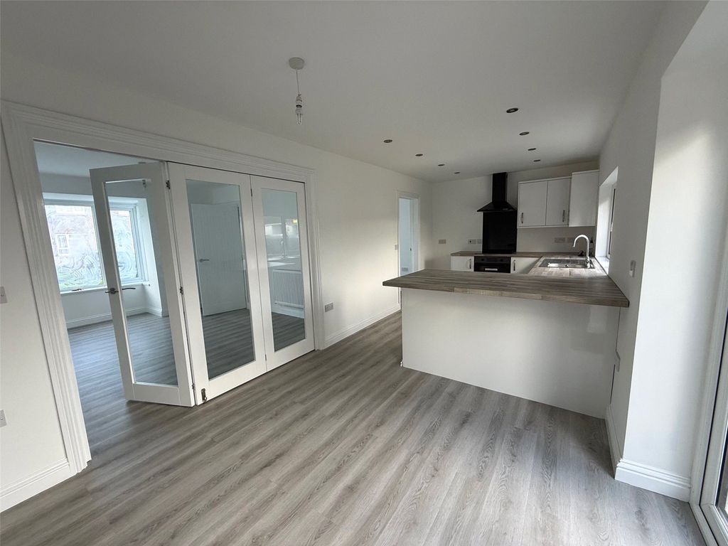 Property photo 2 of 26 Picture No. 41