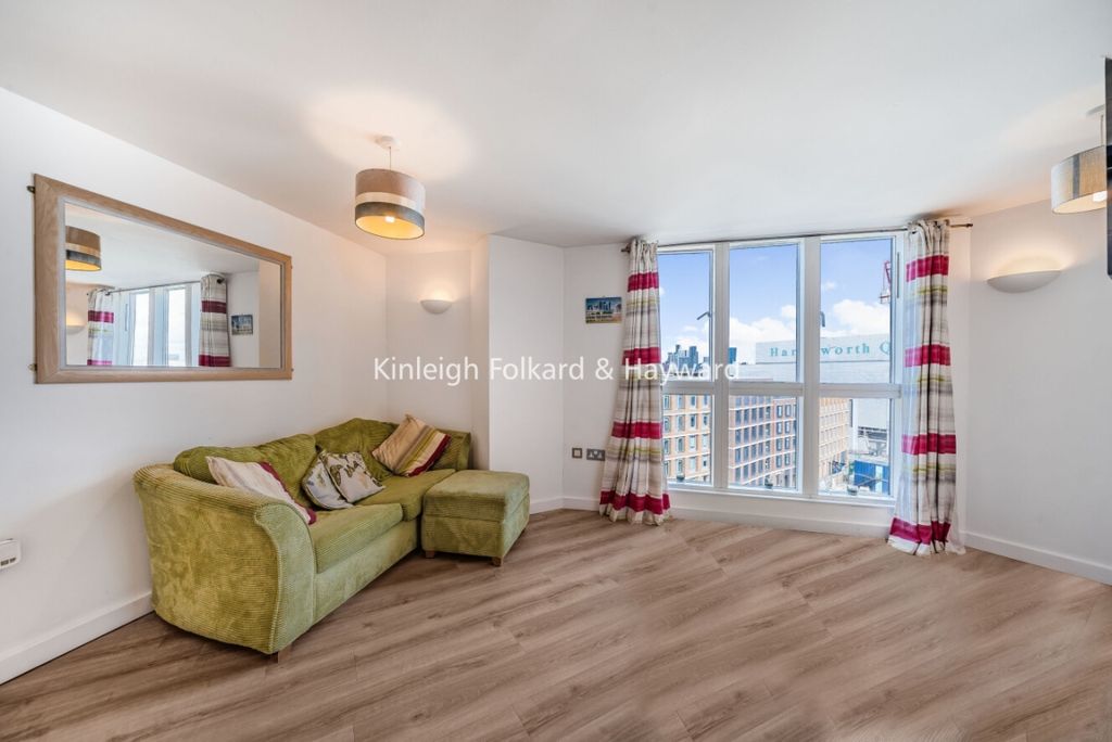 Property photo 2 of 9 Cf1A5Faf-7352-4269-8