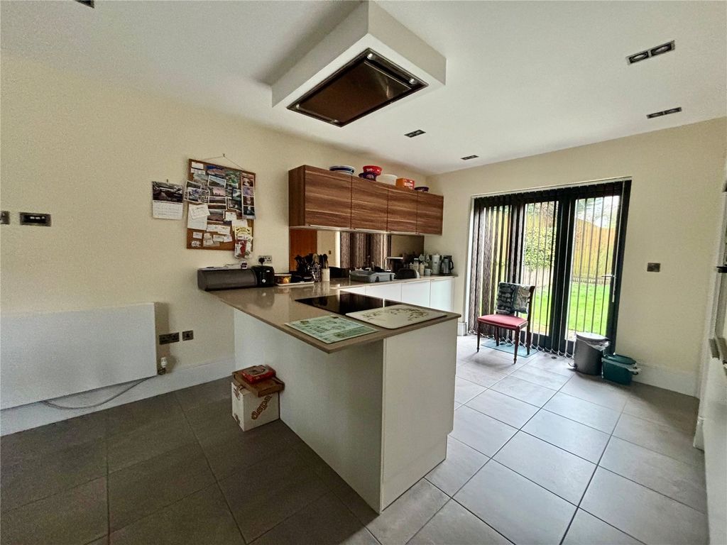 Property photo 2 of 7 Picture No. 06