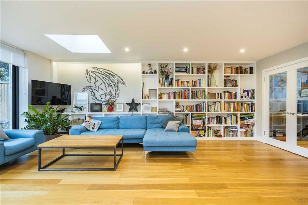 Property photo 3 of 17