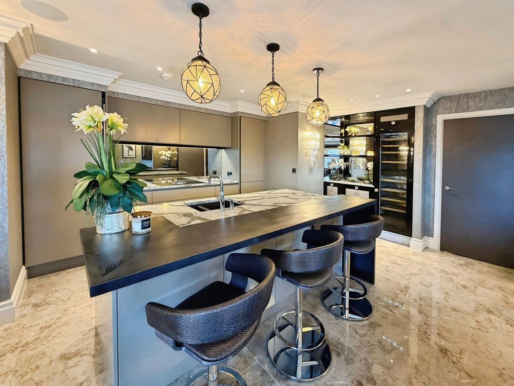 Additional image 7 of 2 bed flat for saleRegents Quay, Brewery Wharf LS10