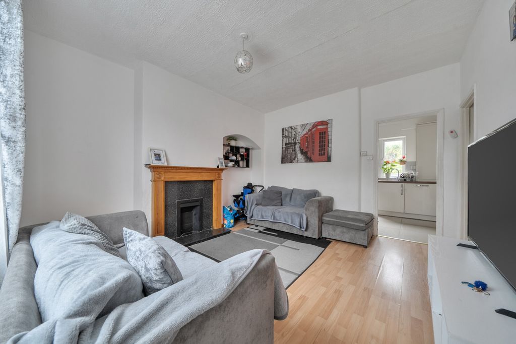 Property photo 1 of 13 1410763-9-698B77c...