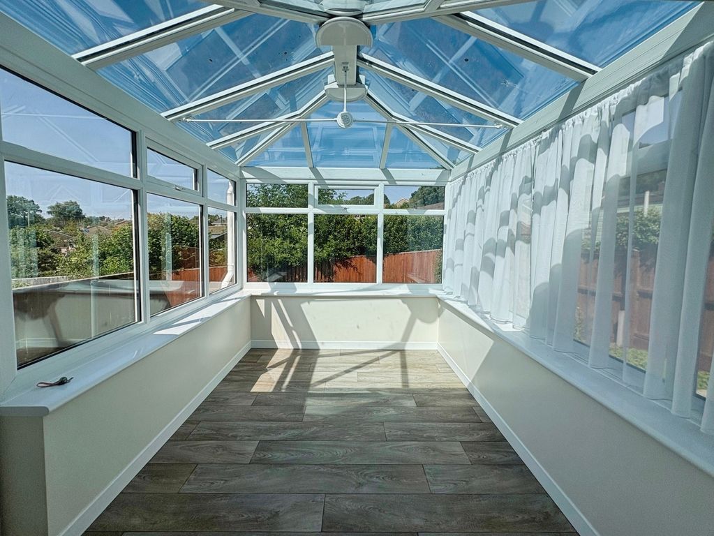 Property photo 3 of 12 Conservatory