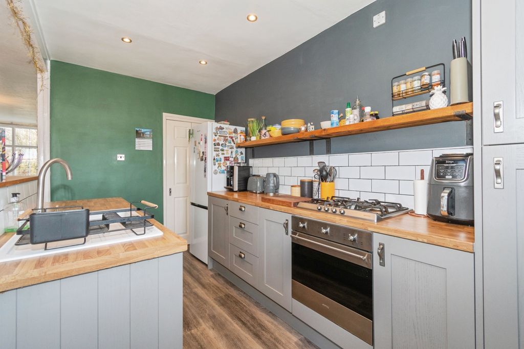 Property photo 2 of 14