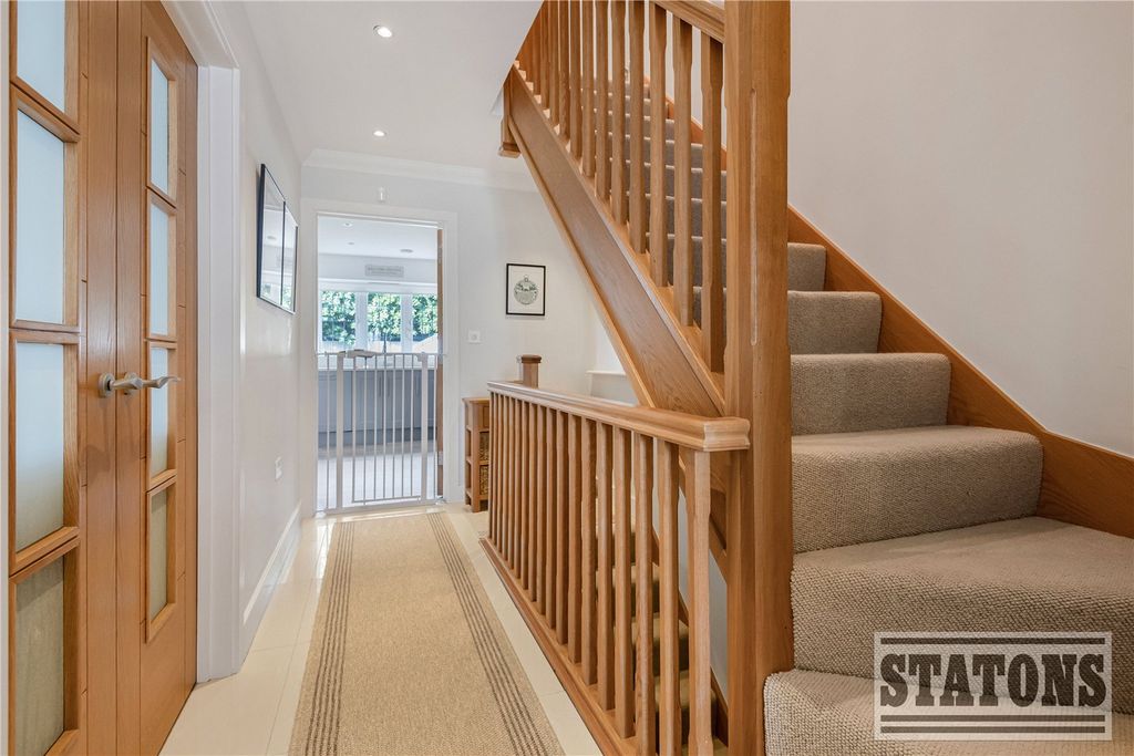 Property photo 2 of 20 Picture No. 14