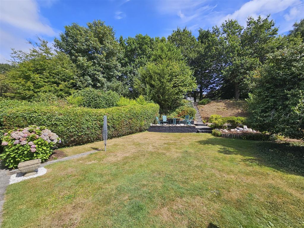 Property photo 2 of 20 Garden.Jpg