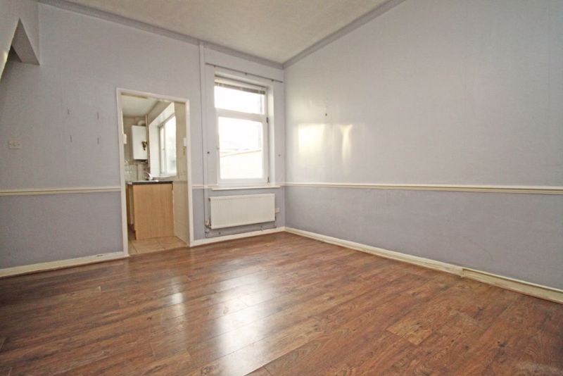 Property photo 3 of 11 Dining Room