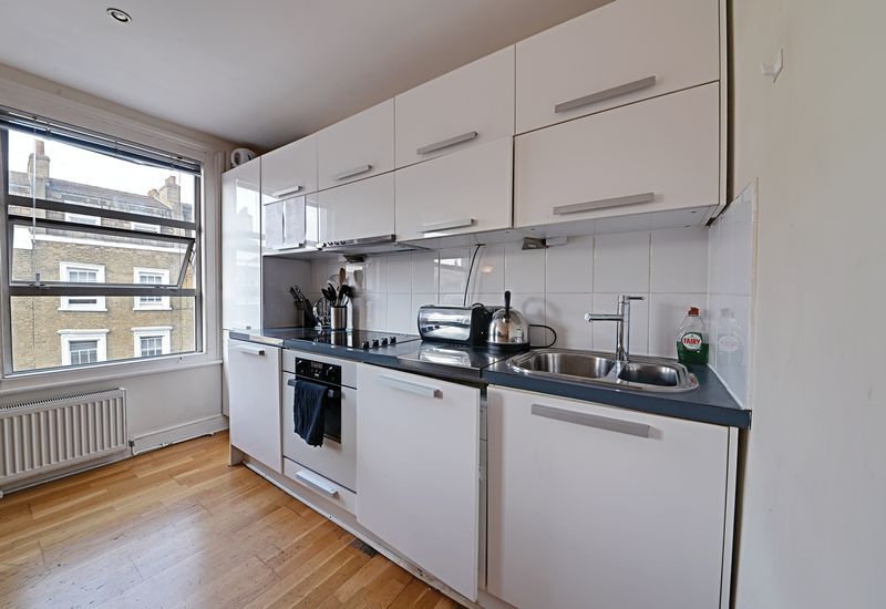 Property photo 3 of 8 Kitchen