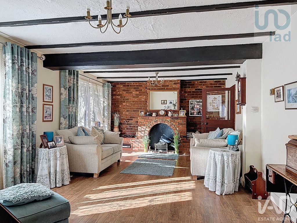 Property photo 3 of 28