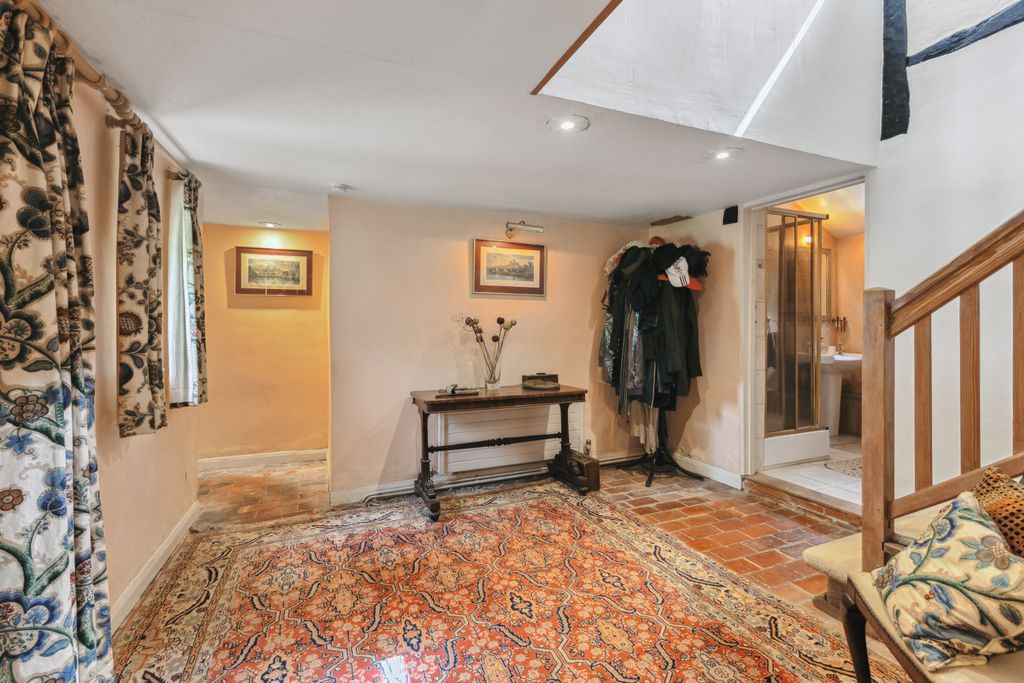 Property photo 2 of 22