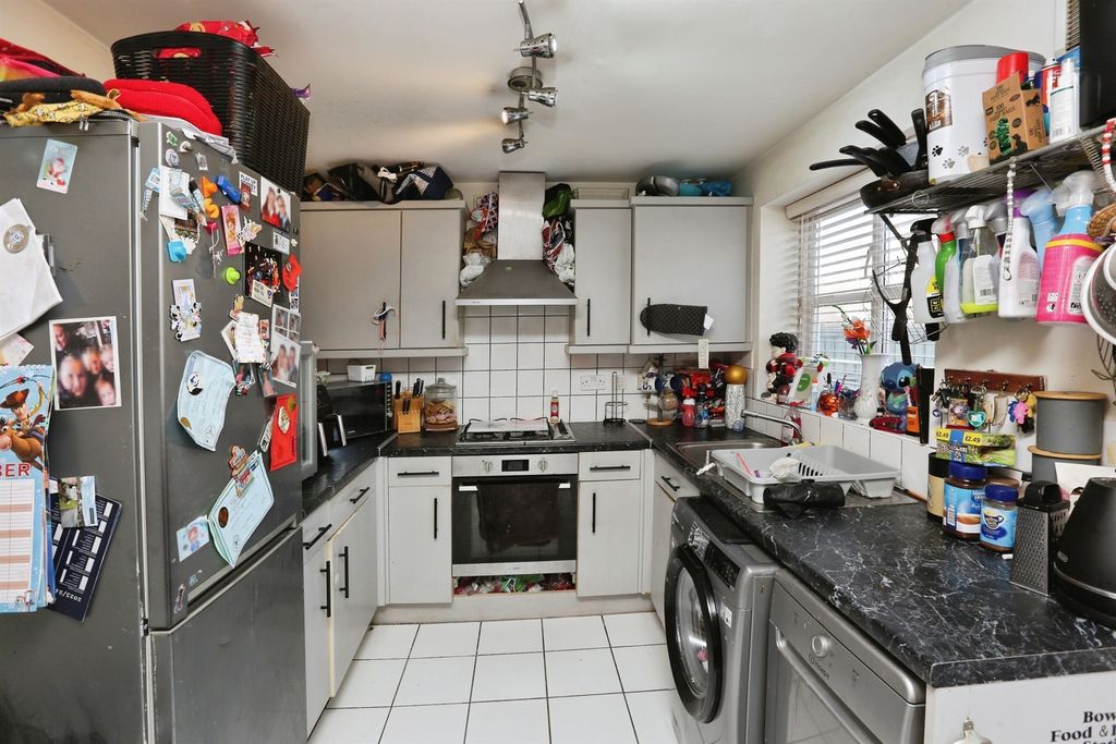 Property photo 3 of 9