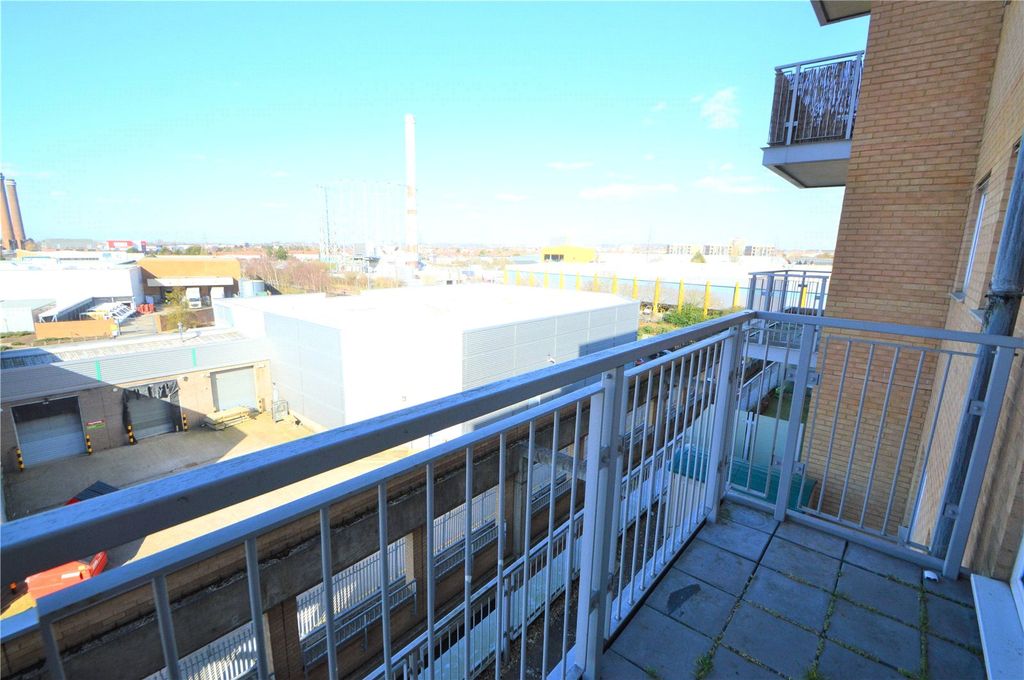 Property photo 3 of 8 Picture No. 09
