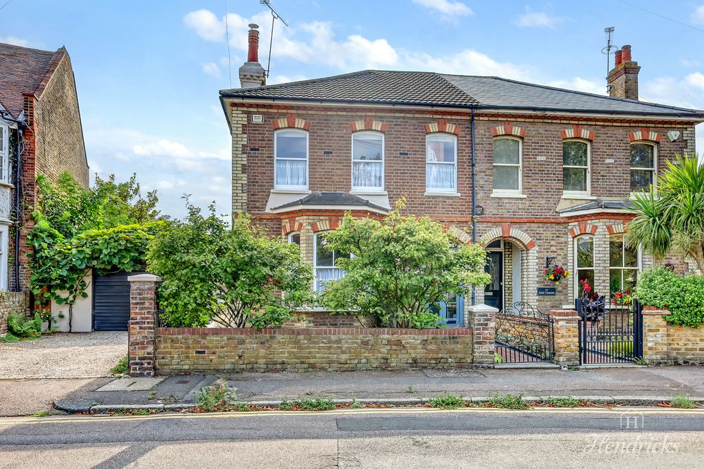 Property photo 1 of 25