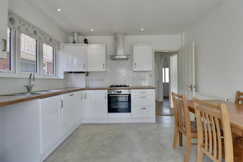 Property photo 2 of 19 5Ea5CE60-Bdcd-437D-8F5A-24Fcc17A5E6D_1_201_A.Jpeg