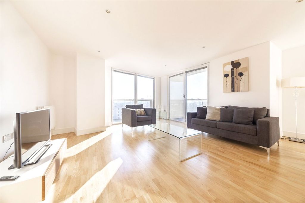 Property photo 2 of 18