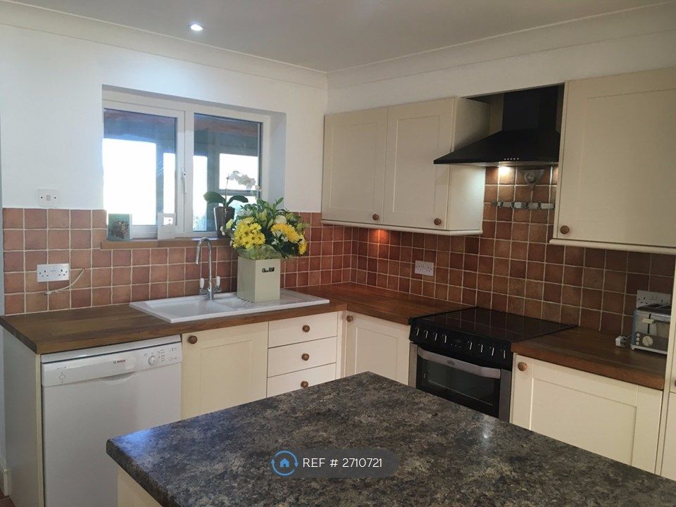 Property photo 3 of 35