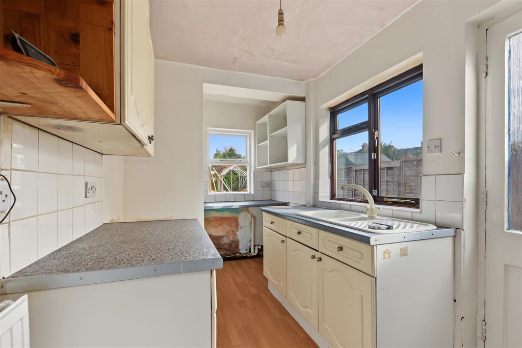 Property photo 3 of 18 Kitchen_1.Jpeg