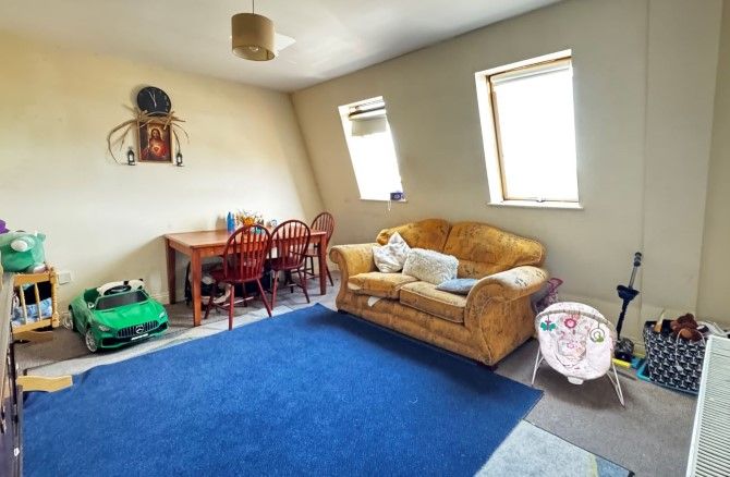 Property photo 3 of 8