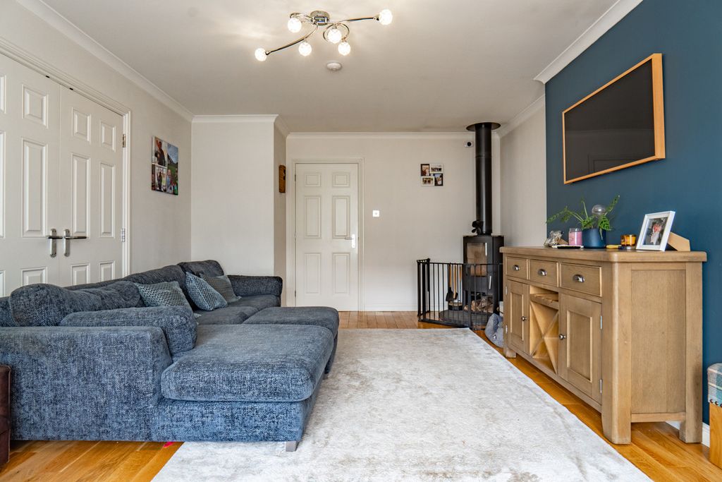 Property photo 2 of 46
