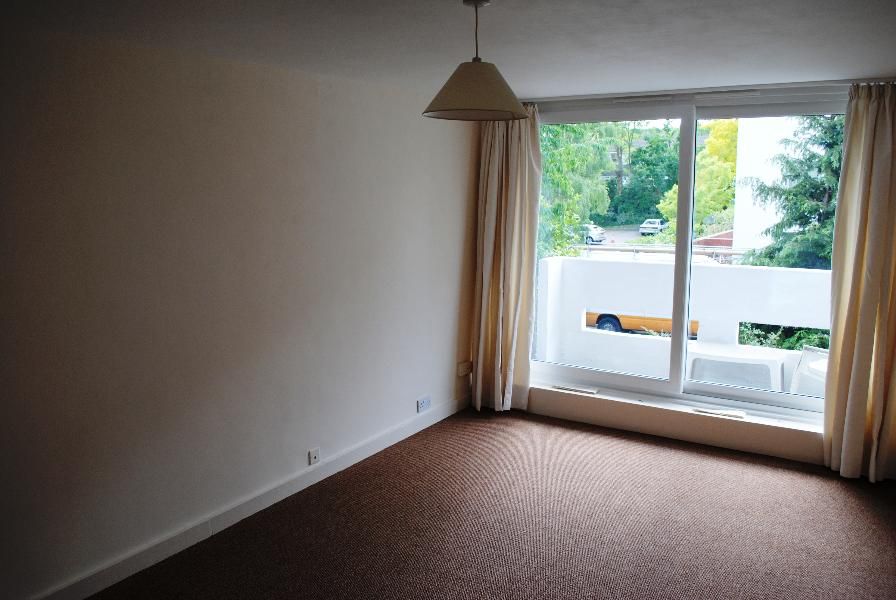 Property photo 3 of 4