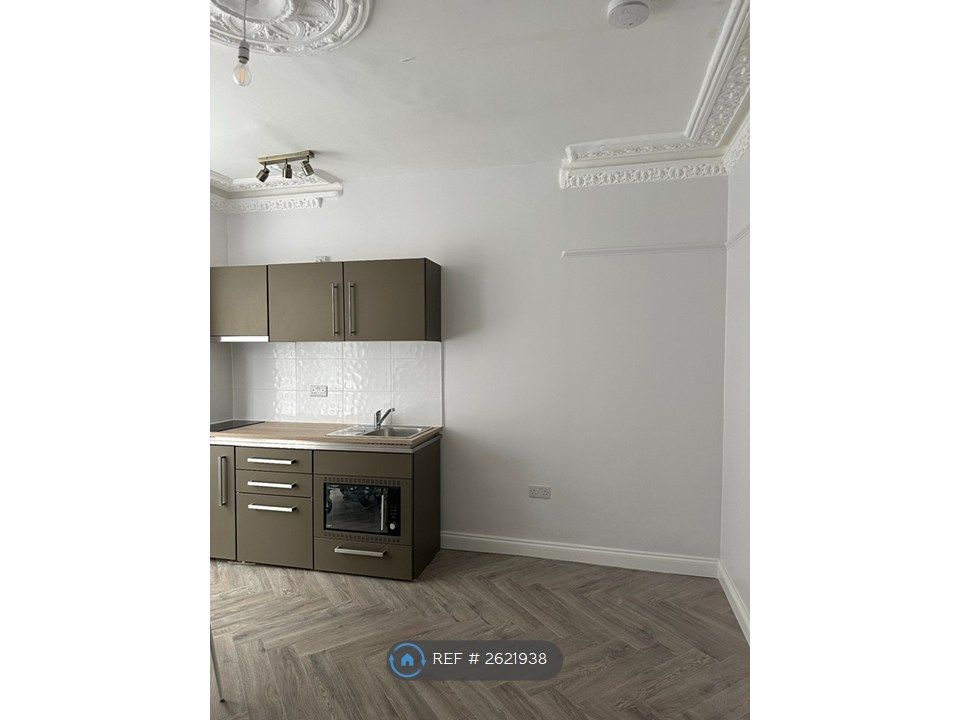 Property photo 3 of 6 Room