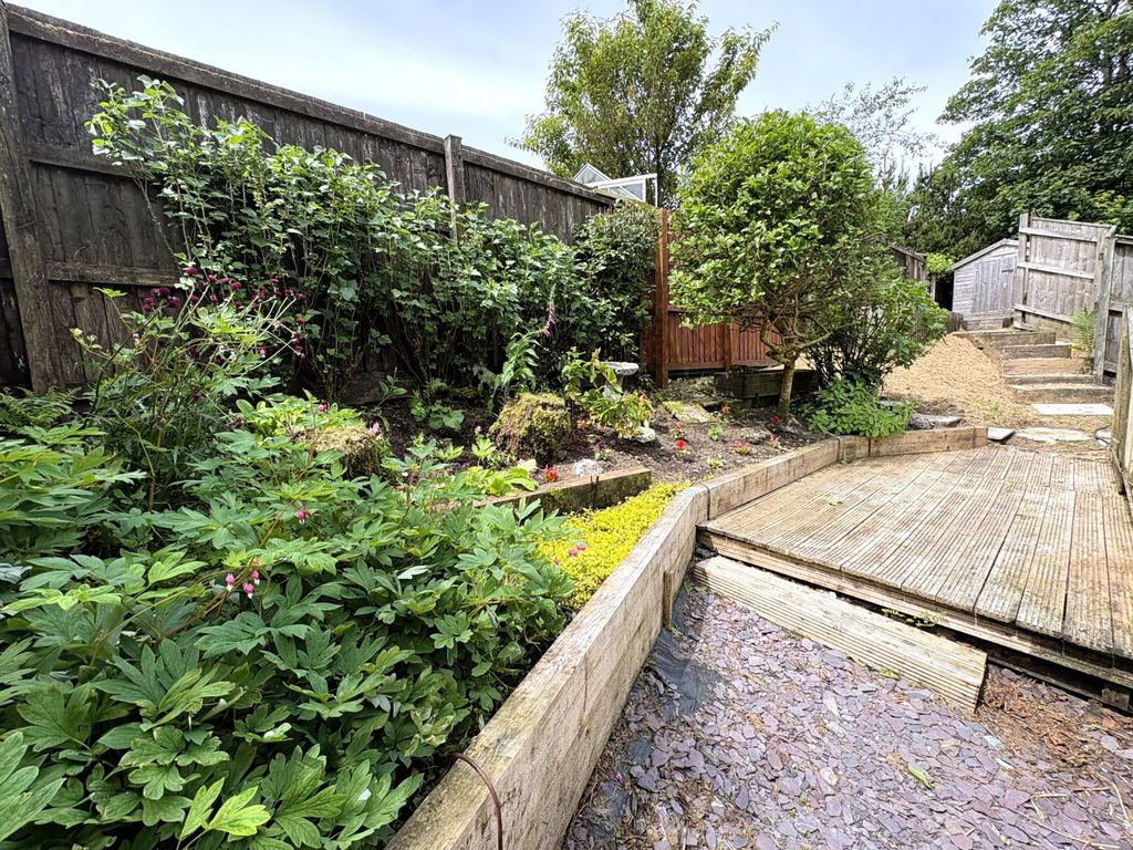 Property photo 2 of 25