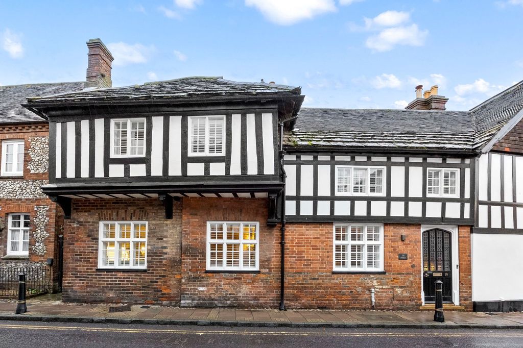 Property photo 1 of 28