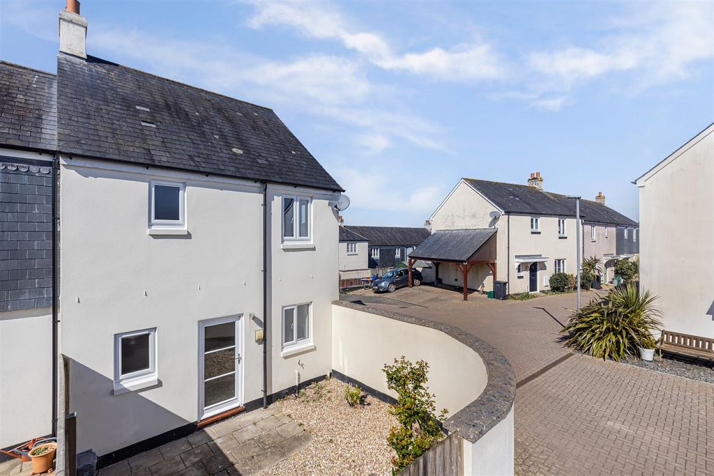 Property photo 1 of 13 External