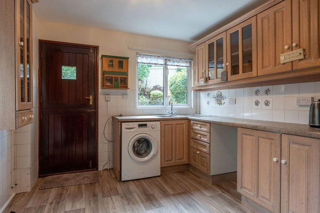 Property photo 3 of 27