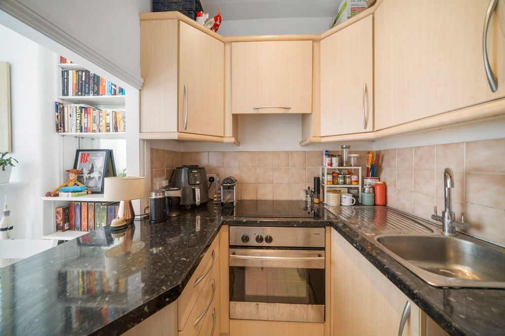 Property photo 3 of 6