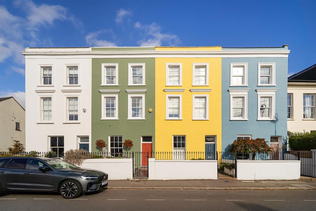 Property photo 1 of 25 Helliwell & Co