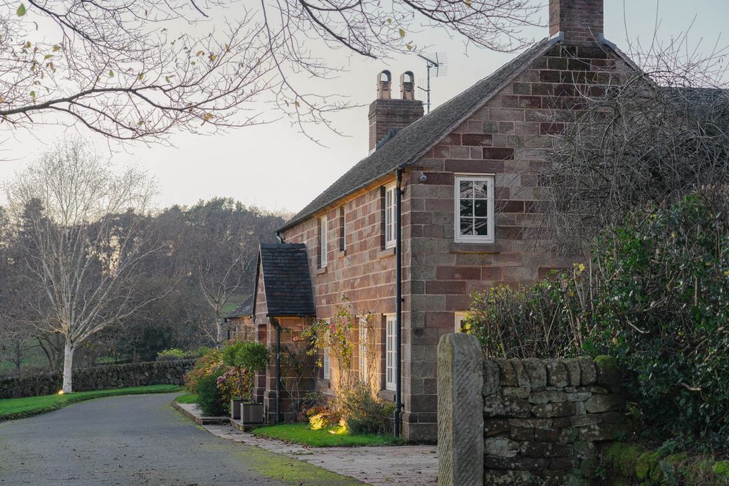 Property photo 1 of 49