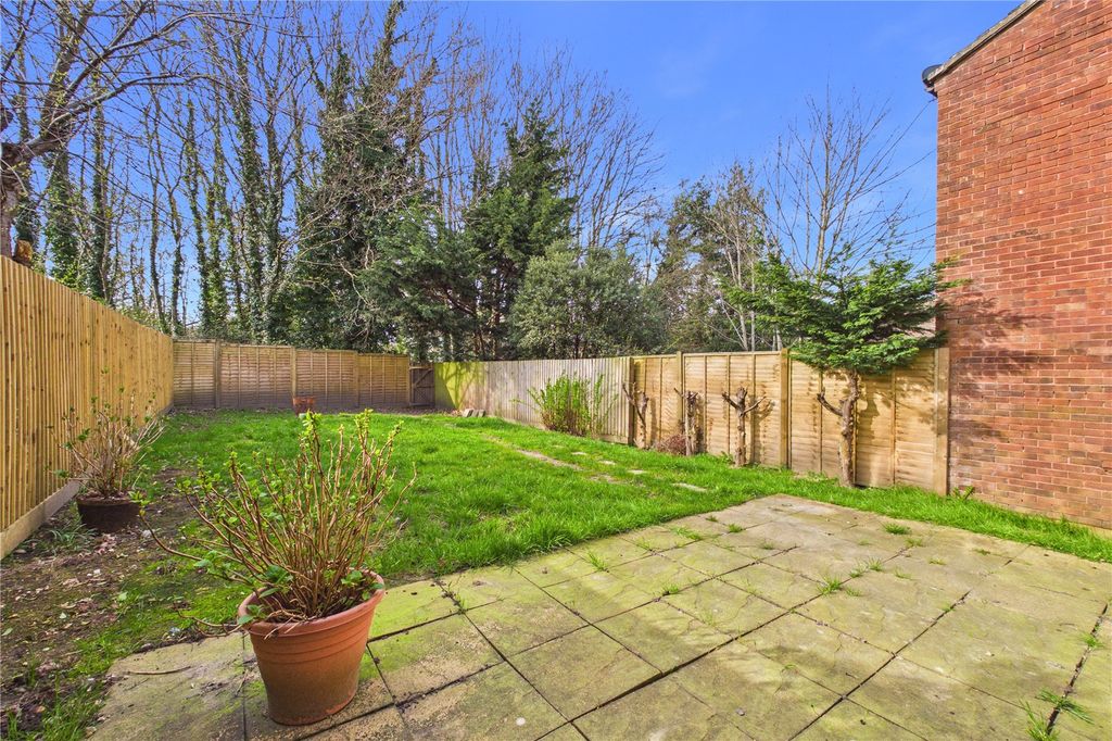 Property photo 2 of 10 Garden