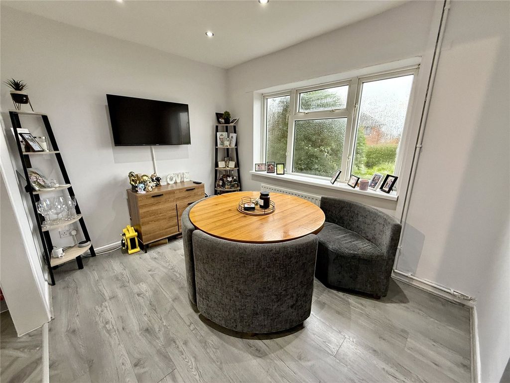 Property photo 3 of 17 Picture No. 11