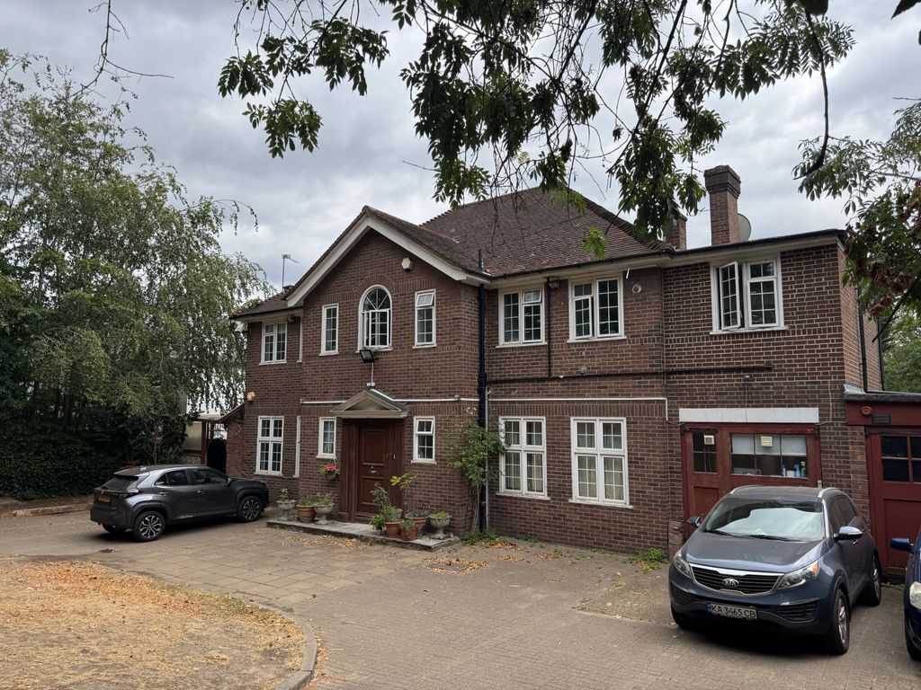 Property photo 2 of 3