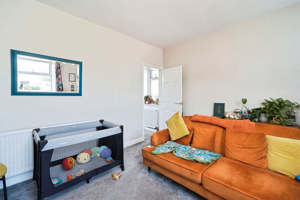 Property photo 3 of 13
