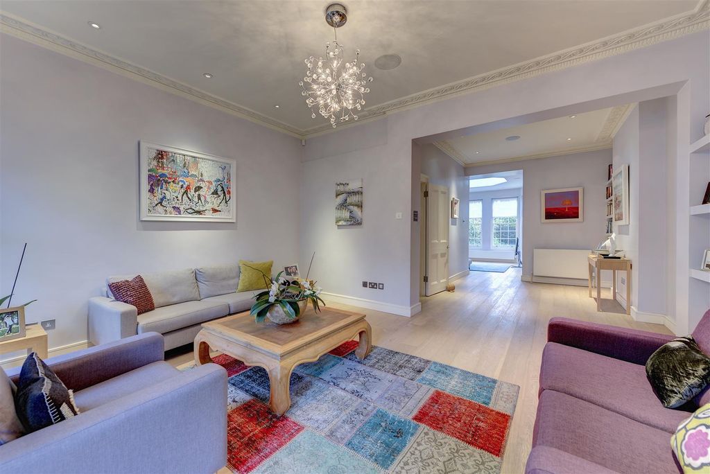 Property photo 3 of 12 18 Hamilton Terrace 371082 Rec1_Rgb.Jpg