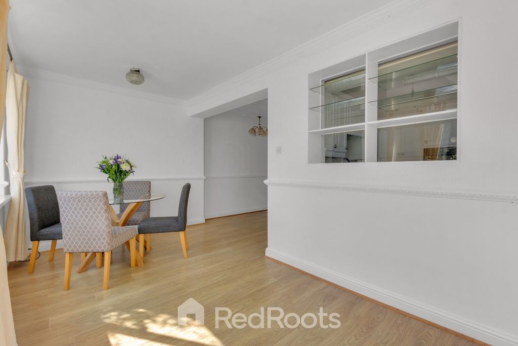 Property photo 3 of 21 4016916